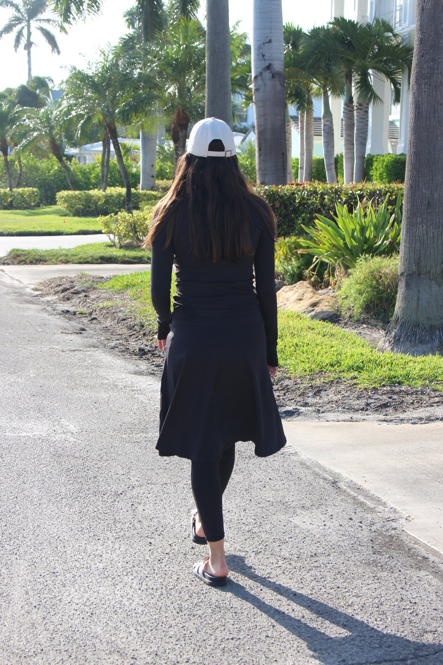 BLACK KNEE-LENGTH SKIRT