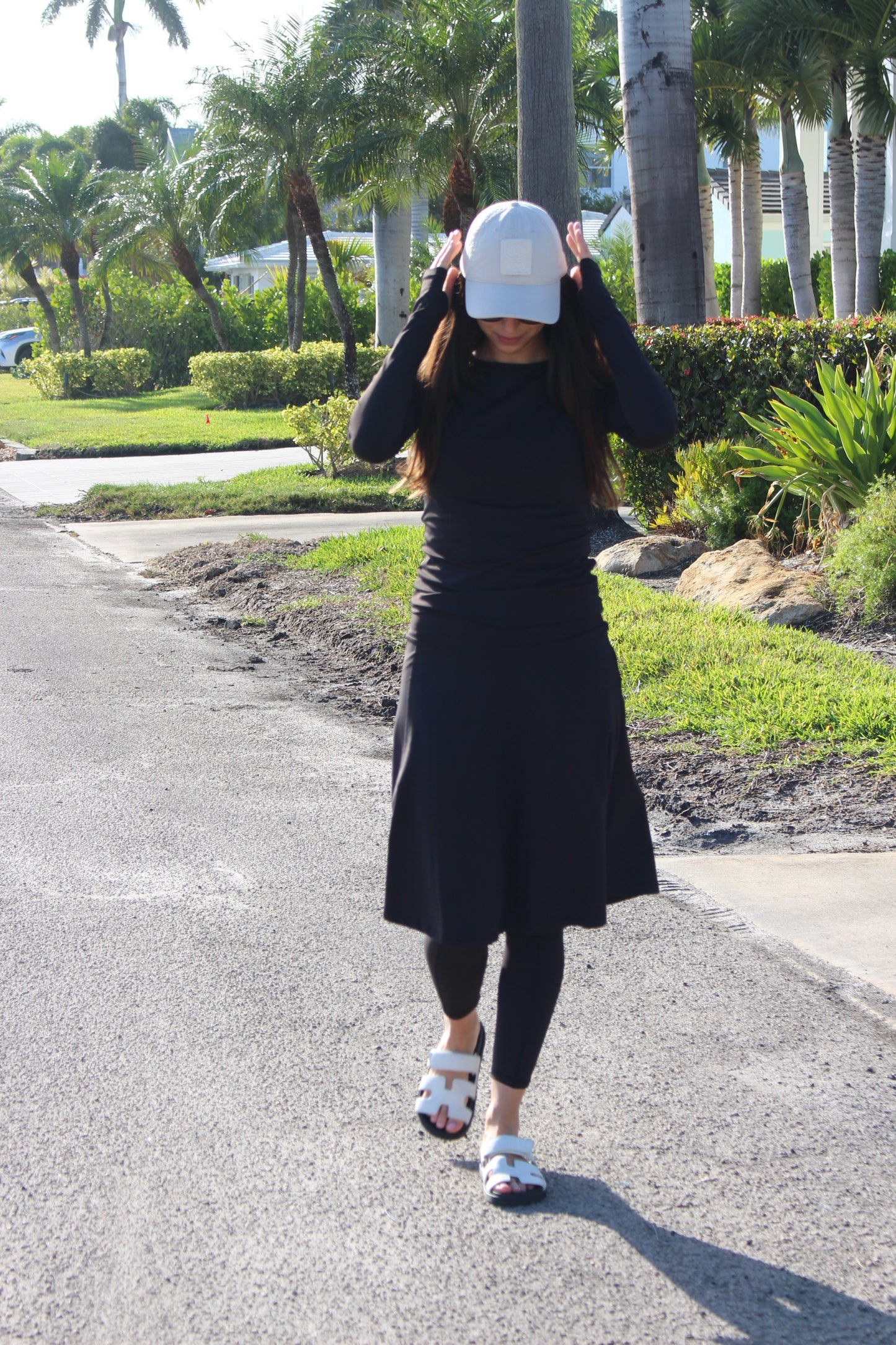 BLACK KNEE-LENGTH SKIRT